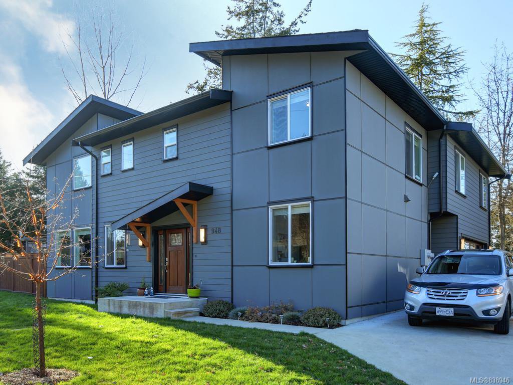 Main Photo: 948 Aral Rd in Esquimalt: Es Kinsmen Park House for sale : MLS®# 838946