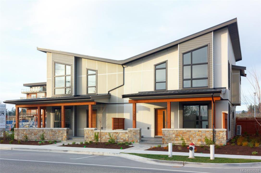 Main Photo: 7928 Lochside Dr in Central Saanich: CS Turgoose Row/Townhouse for sale : MLS®# 830559