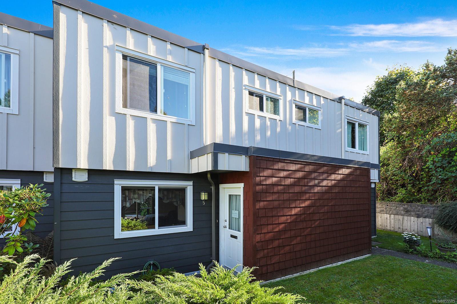 Main Photo: 5 255 Anderton Ave in : CV Courtenay City Row/Townhouse for sale (Comox Valley) : MLS®# 855585
