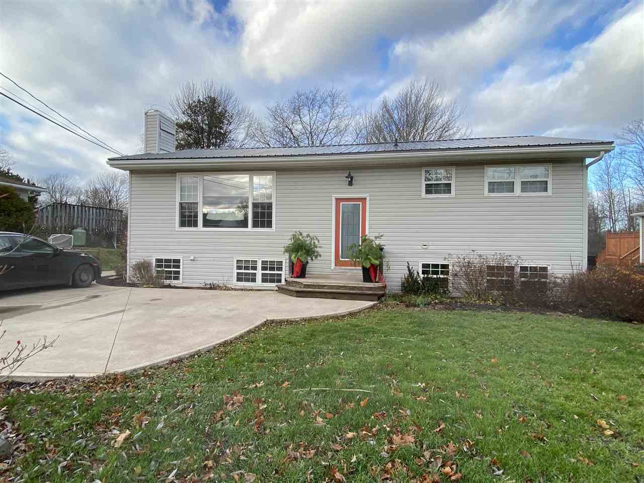 Main Photo: 199 Cameron Avenue in New Glasgow: 106-New Glasgow, Stellarton Residential for sale (Northern Region) : MLS®# 202025002