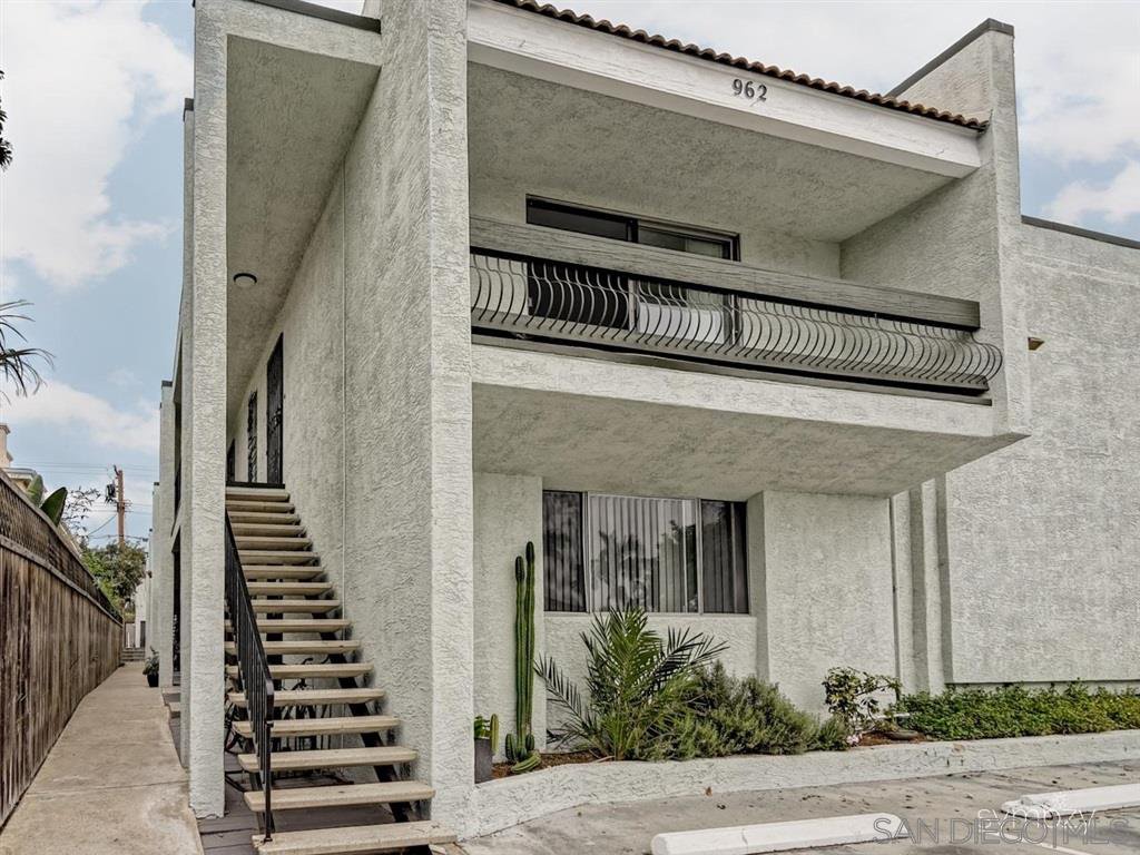 Main Photo: PACIFIC BEACH Condo for rent : 2 bedrooms : 962 LORING STREET #1D