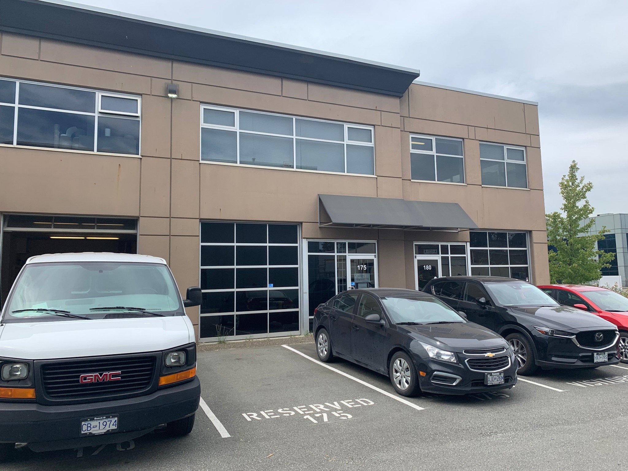 Main Photo: 175 15100 Knox Way in Richmond: Industrial for sale : MLS®# C8033419