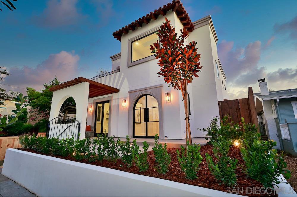 Main Photo: MISSION HILLS House for sale : 5 bedrooms : 1729 W Montecito Way in San Diego