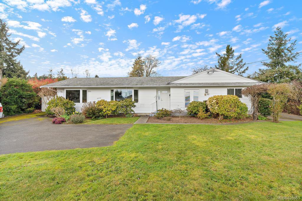 Main Photo: 8656 Bourne Terr in North Saanich: NS Bazan Bay Single Family Detached for sale : MLS®# 838053