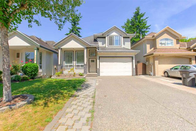Main Photo: 5884 138 Street in Surrey: Panorama Ridge House for sale : MLS®# R2430936