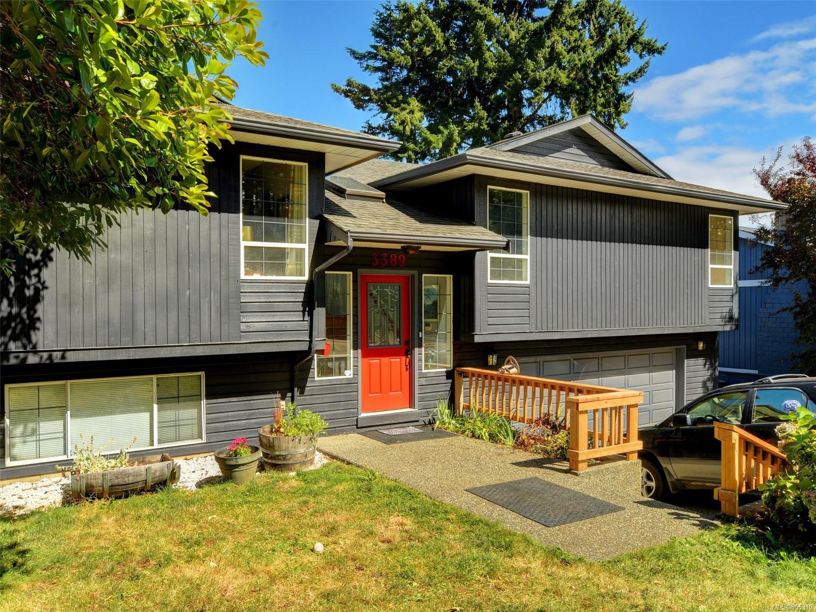 Main Photo: 3389 Mary Anne Cres in : Co Triangle House for sale (Colwood) : MLS®# 855310