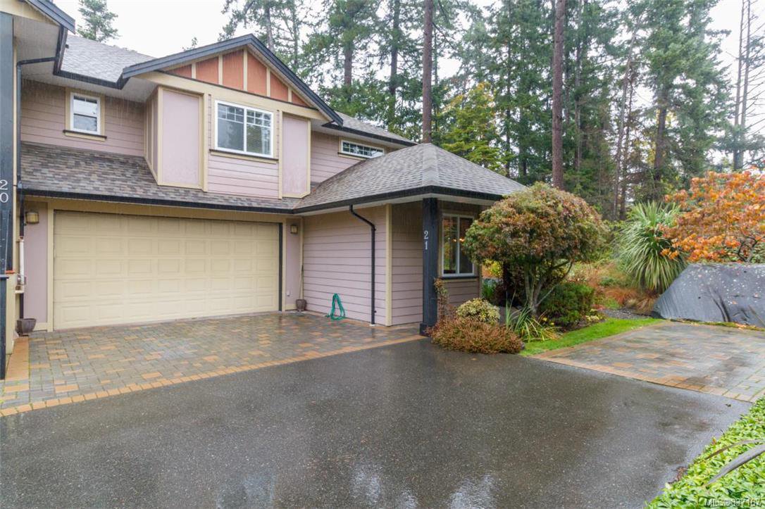 Main Photo: 21 15 Helmcken Rd in View Royal: VR Hospital Row/Townhouse for sale : MLS®# 837187