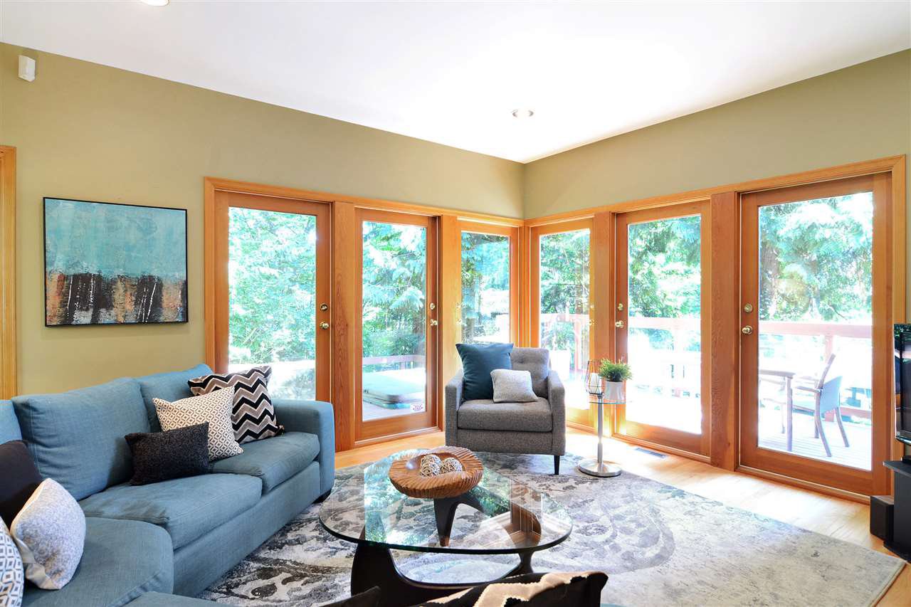 Main Photo: 3968 SOUTHWOOD STREET in Burnaby: South Slope House for sale (Burnaby South) : MLS®# R2102171