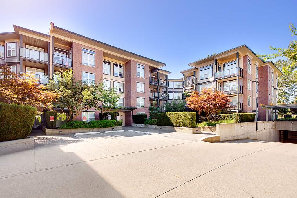 Main Photo: 322 10707 139 STREET in Surrey: Whalley Condo for sale (North Surrey) : MLS®# R2401299