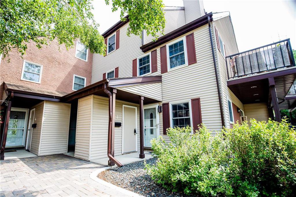 Main Photo: 4 630 Kenaston Boulevard in Winnipeg: River Heights Condominium for sale (1D) : MLS®# 202014013