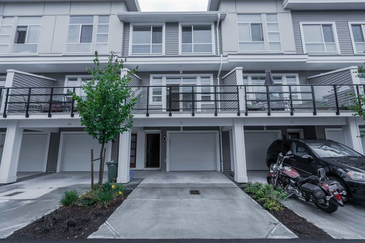 Main Photo: 75 8413 Midtown Way in Chilliwack: Townhouse : MLS®# R2403081