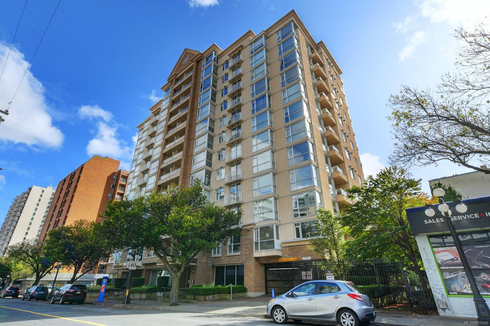 Main Photo: 511 835 View St in : Vi Downtown Condo for sale (Victoria) : MLS®# 857029