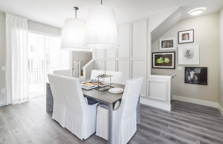 Main Photo: 141 9688 162A STREET in Surrey: Fleetwood Tynehead Townhouse for sale : MLS®# R2398928