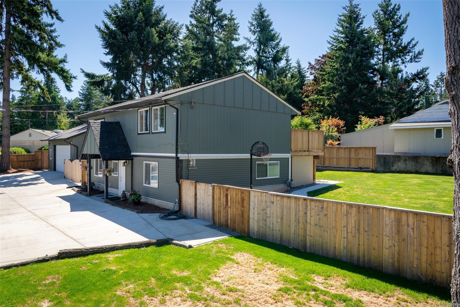 Main Photo: 2625 Labieux Rd in : Na Diver Lake Single Family Detached for sale (Nanaimo) : MLS®# 855198