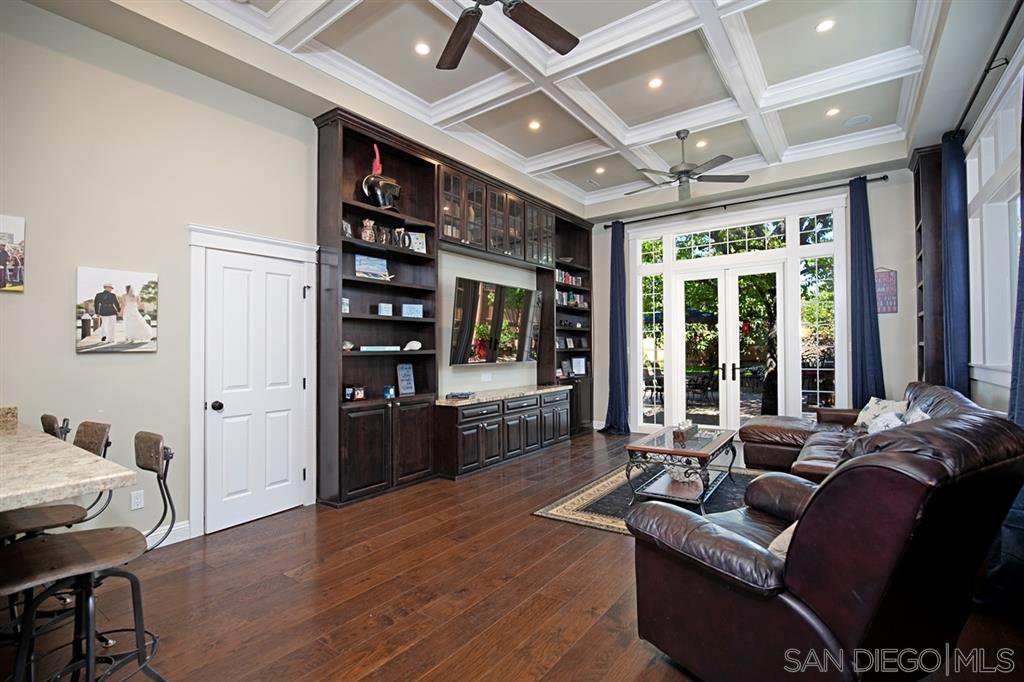 Main Photo: PACIFIC BEACH House for rent : 3 bedrooms : 1326 Loring St in San Diego