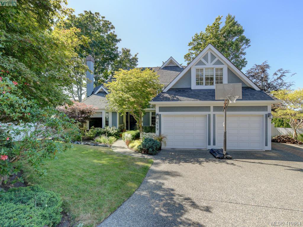 Main Photo: 619 Island Road in VICTORIA: OB South Oak Bay Single Family Detached for sale (Oak Bay) : MLS®# 419864