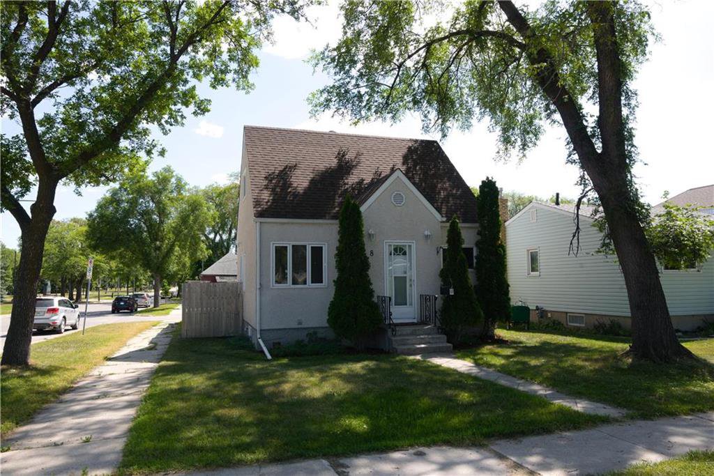 Main Photo: 8 Arnold Avenue in Winnipeg: Riverview Residential for sale (1A) : MLS®# 202019175