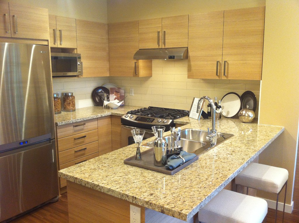 Main Photo: 404 1153 Kensal Place in Coquitlam: Condo