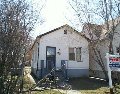 Main Photo: 762 FLORA Avenue in Winnipeg: North End Single Family Detached for sale (North West Winnipeg) : MLS®# 2504795
