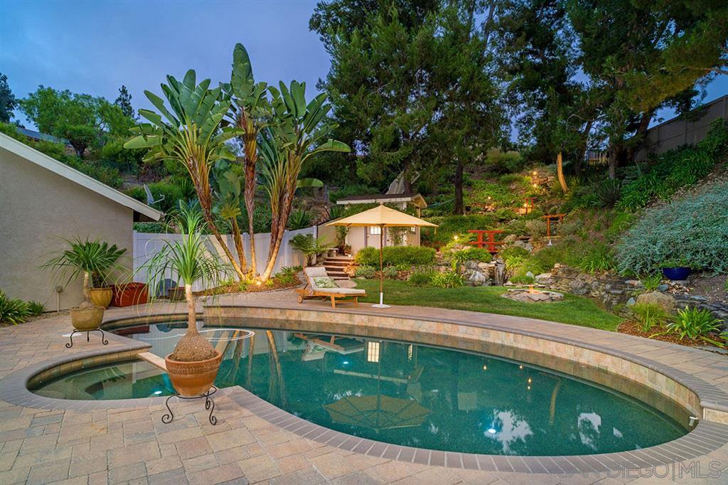 Main Photo: CARLSBAD SOUTH House for sale : 4 bedrooms : 7573 Caloma Circle in Carlsbad