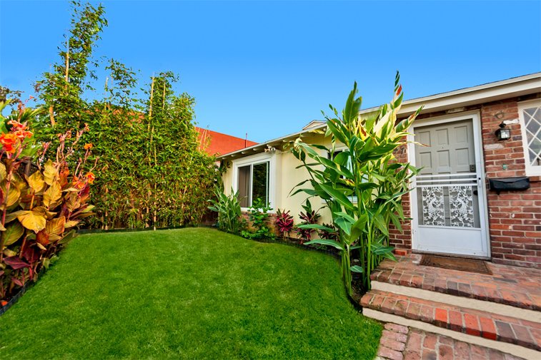 Main Photo: LA JOLLA House for sale : 2 bedrooms : 447 Westbourne Street