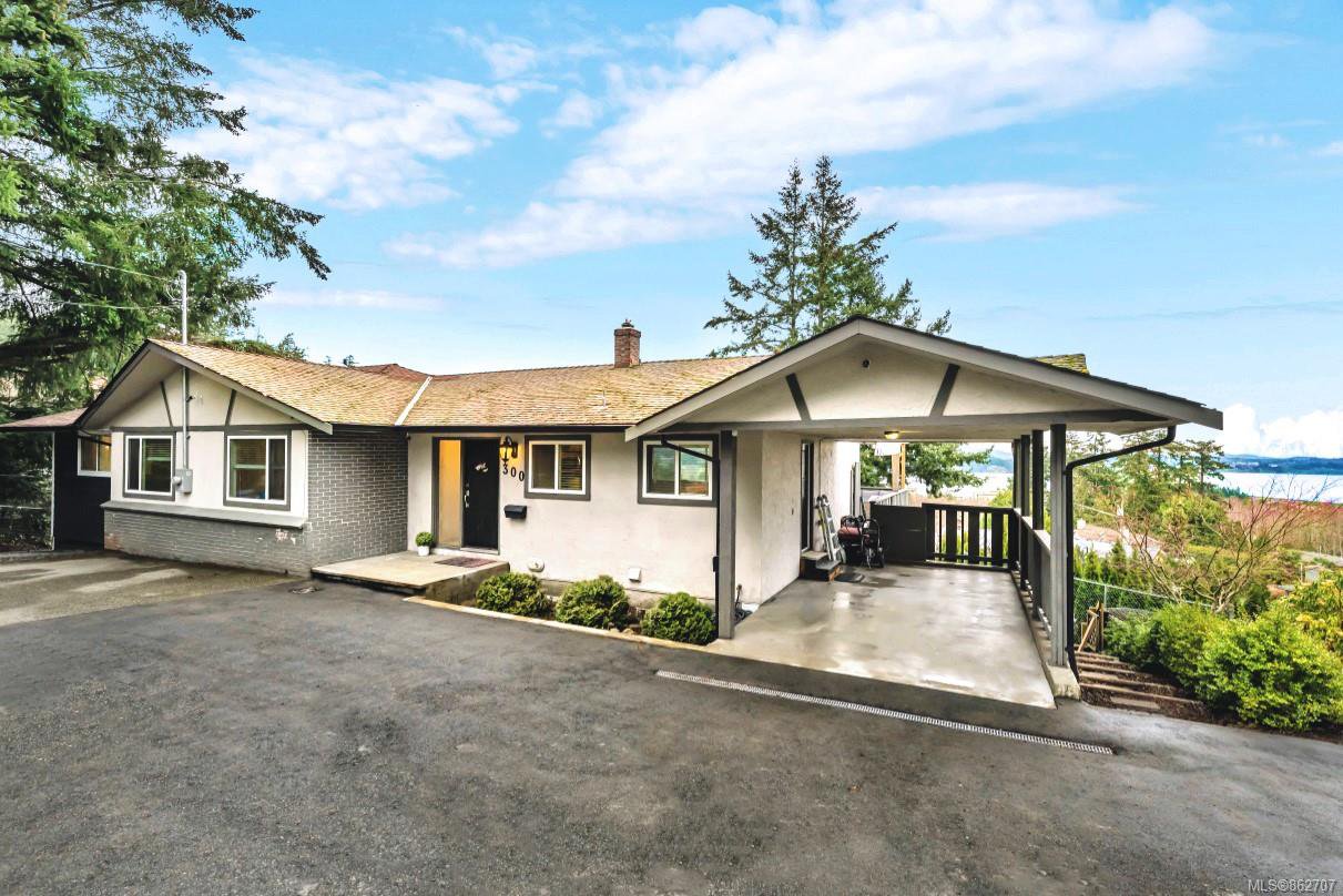 Main Photo: 300 Milburn Dr in : Co Lagoon House for sale (Colwood) : MLS®# 862707