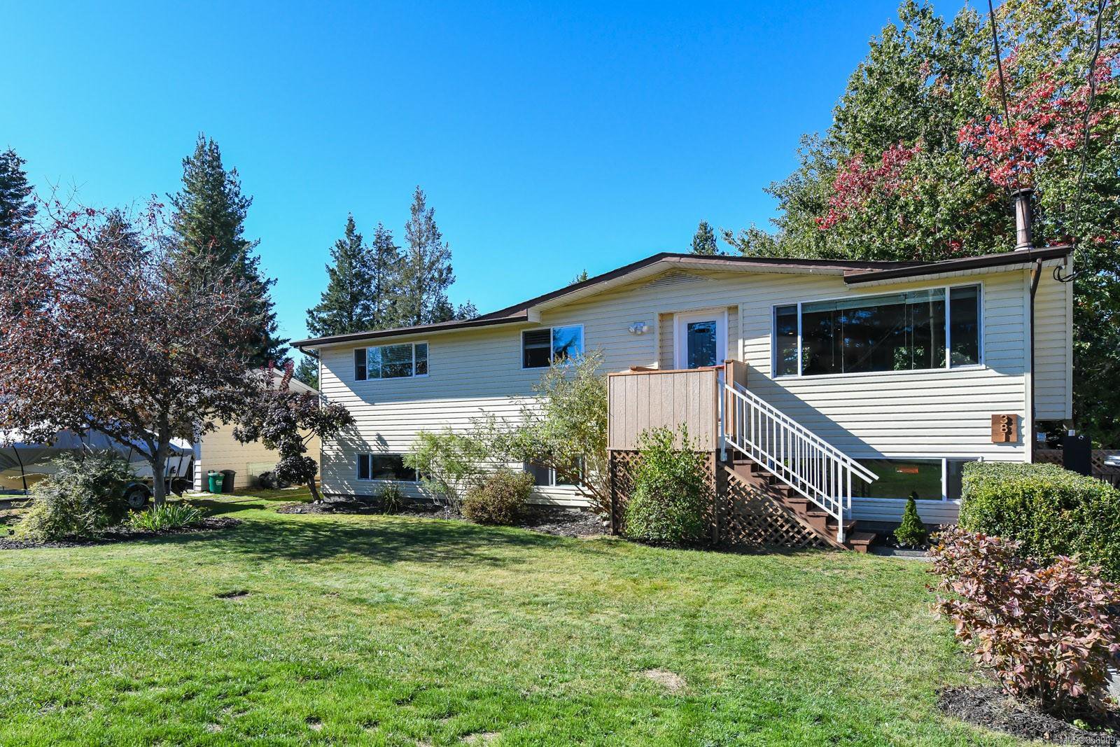 Main Photo: 381 Denman St in : CV Comox (Town of) House for sale (Comox Valley) : MLS®# 858909