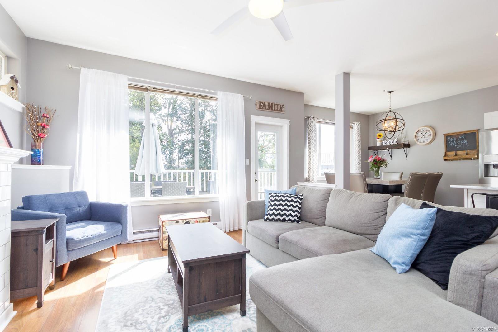 Main Photo: 863 Mccallum Rd in : La Florence Lake House for sale (Langford) : MLS®# 858688