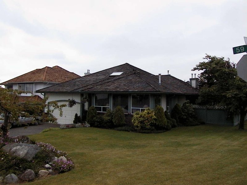 Main Photo: 19002 59th Avenue in Surrey: Cloverdale BC House for sale (Cloverdale) : MLS®# F2315376