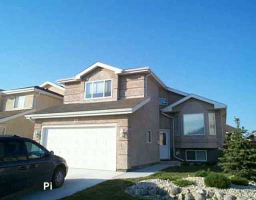 Main Photo: 117 STRONGBERG Drive in Winnipeg: North Kildonan Single Family Detached for sale (North East Winnipeg) : MLS®# 2512824