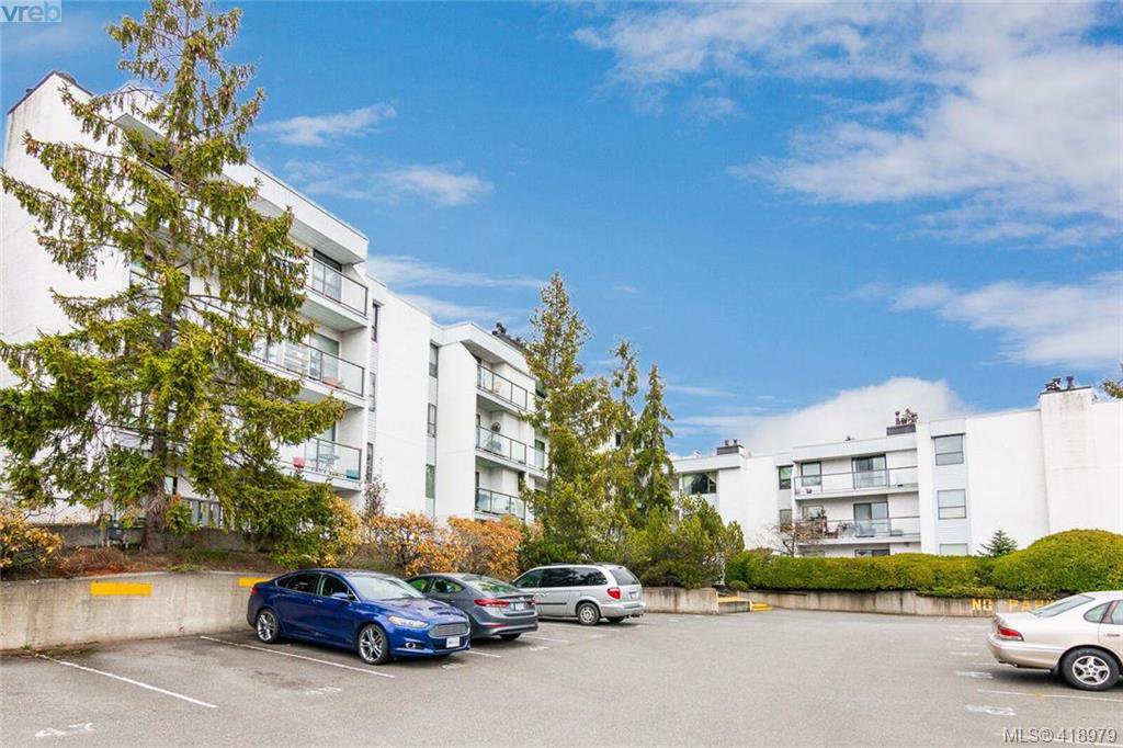 Main Photo: 201 290 Regina Avenue in VICTORIA: SW Tillicum Condo Apartment for sale (Saanich West) : MLS®# 418979