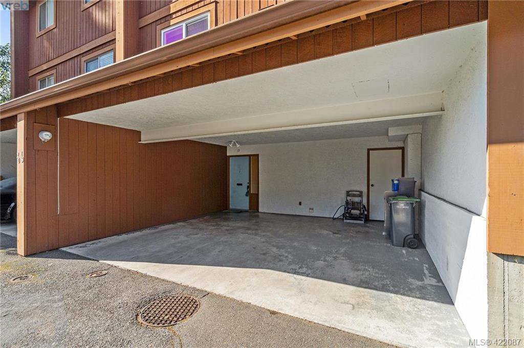 Main Photo: 19 933 Admirals Road in VICTORIA: Es Esquimalt Row/Townhouse for sale (Esquimalt) : MLS®# 422087