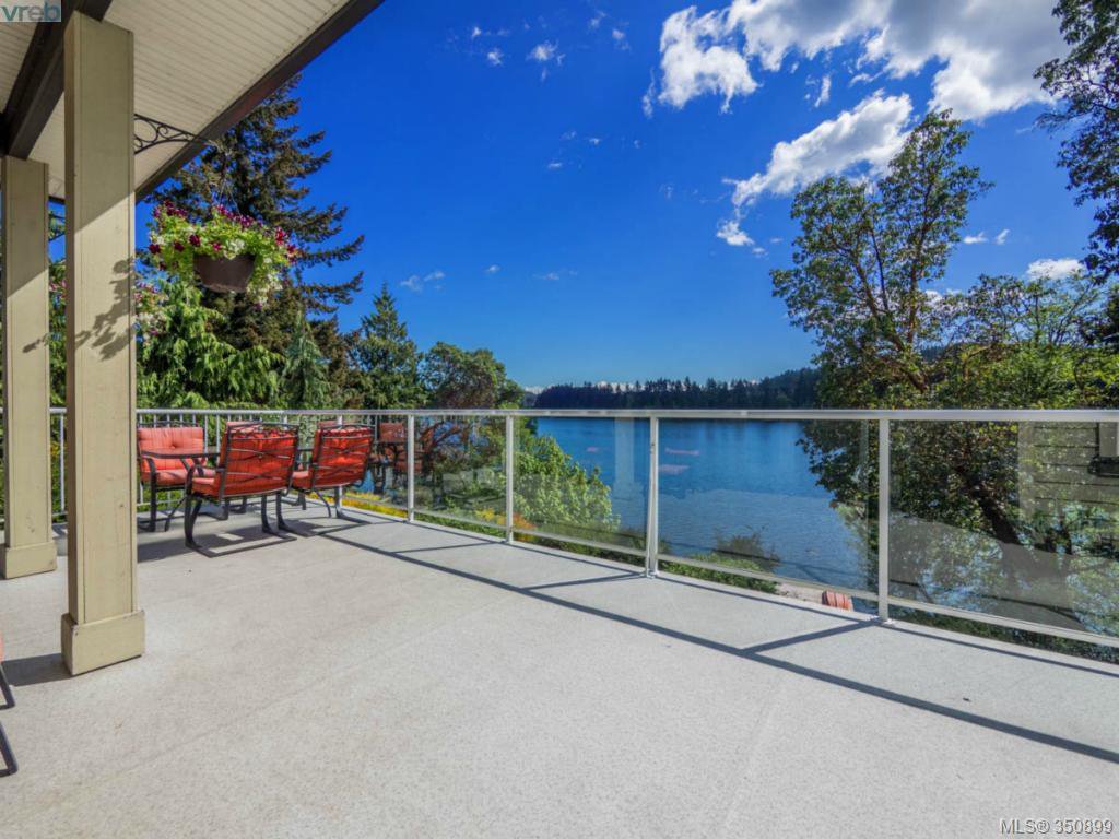 Main Photo: 2811 Lake End Rd in Langford: La Langford Lake House for sale : MLS®# 350899