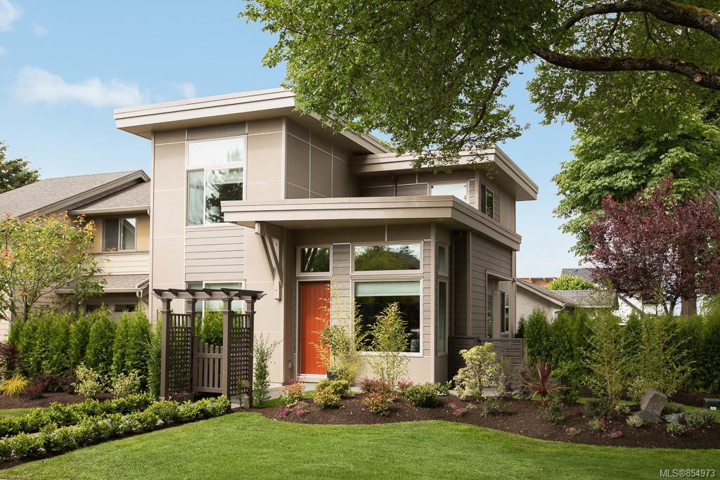 Main Photo: 2329 Oakville Ave in : Si Sidney South-East House for sale (Sidney) : MLS®# 854973