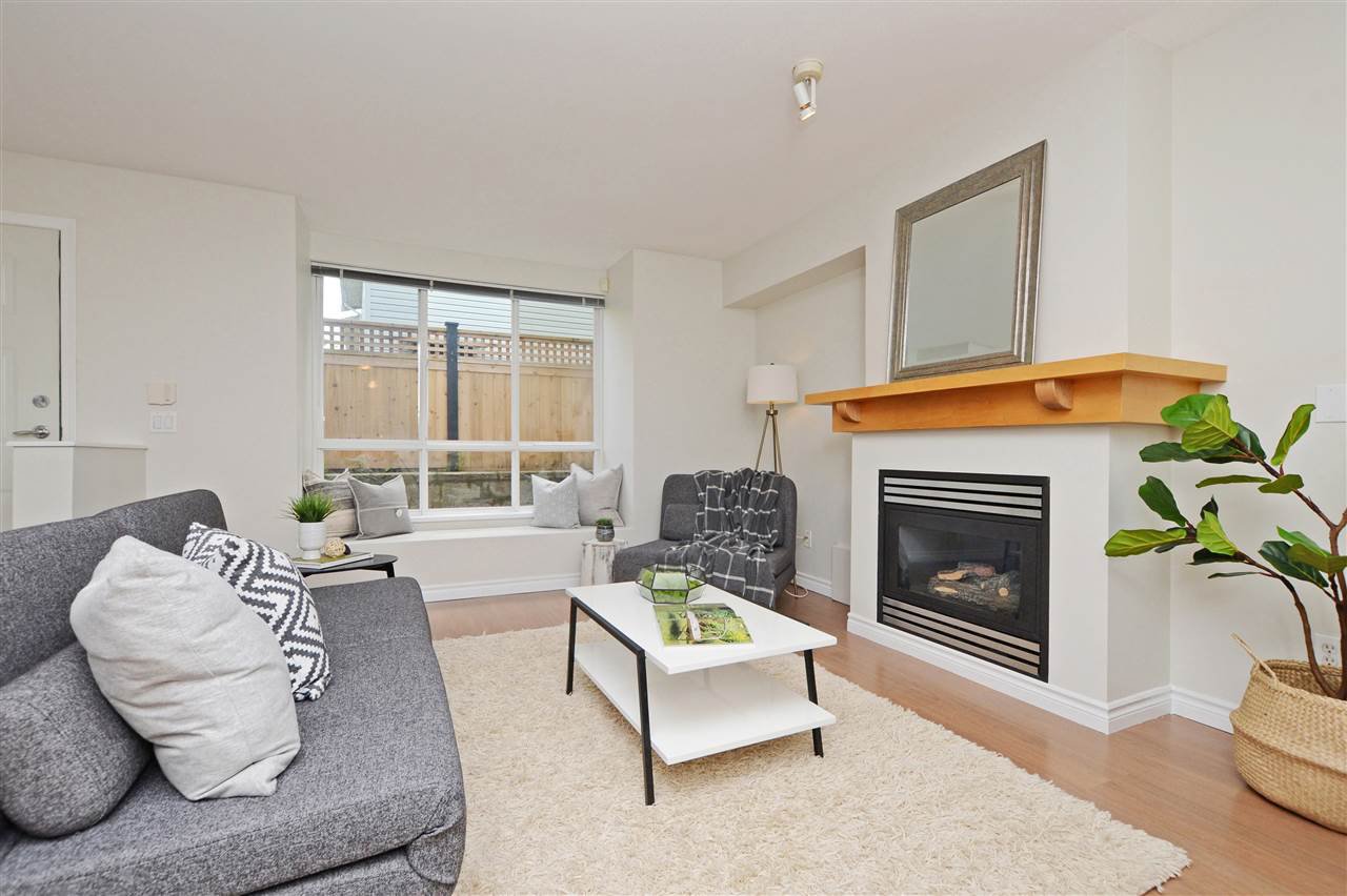 Main Photo: 7308 HAWTHORNE TERRACE in Burnaby: Highgate Townhouse for sale (Burnaby South) : MLS®# R2372193