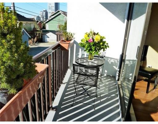 Main Photo: # 102 175 E 4TH ST in North Vancouver: Condo for sale : MLS®# V829556