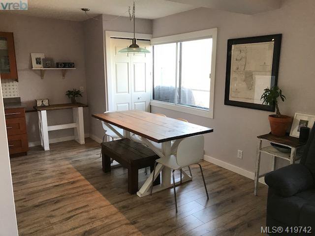Main Photo: 25 477 Lampson Street in VICTORIA: Es Old Esquimalt Condo Apartment for sale (Esquimalt) : MLS®# 419742