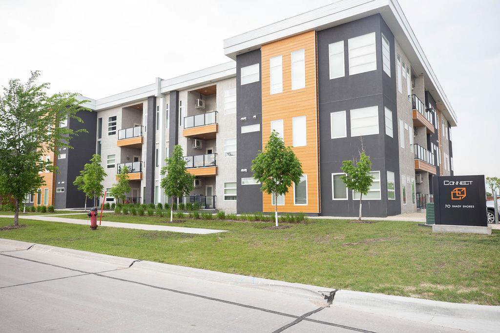 Main Photo: 26 70 Shady Shores Drive in Winnipeg: Waterside Estates Condominium for sale (2G) : MLS®# 202019410