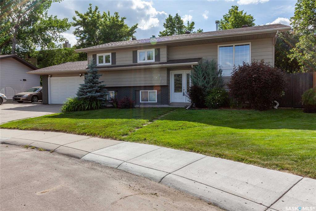 Main Photo: 183 Coldspring Crescent in Saskatoon: Lakeview SA Residential for sale : MLS®# SK779270