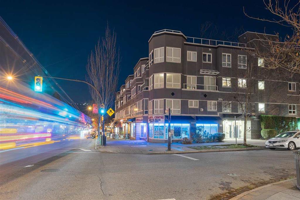 Main Photo: 211 1707 Charles Street in Vancouver: Condo for sale : MLS®# R2421919