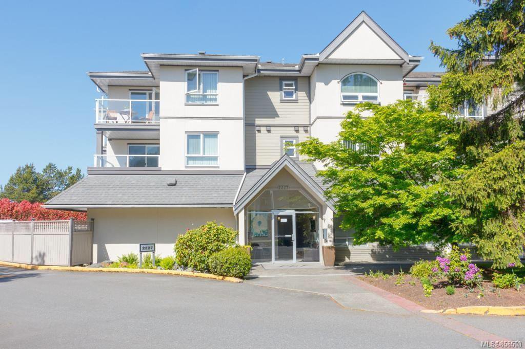 Main Photo: 303 2227 James White Blvd in : Si Sidney South-West Condo for sale (Sidney) : MLS®# 858503