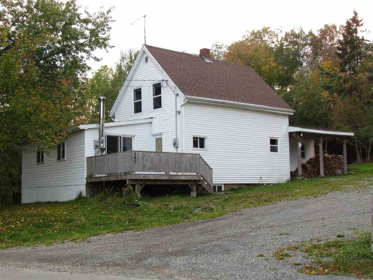 Main Photo: 663 Lake Egmont Road in Lake Egmont: 35-Halifax County East Residential for sale (Halifax-Dartmouth) : MLS®# 202015851