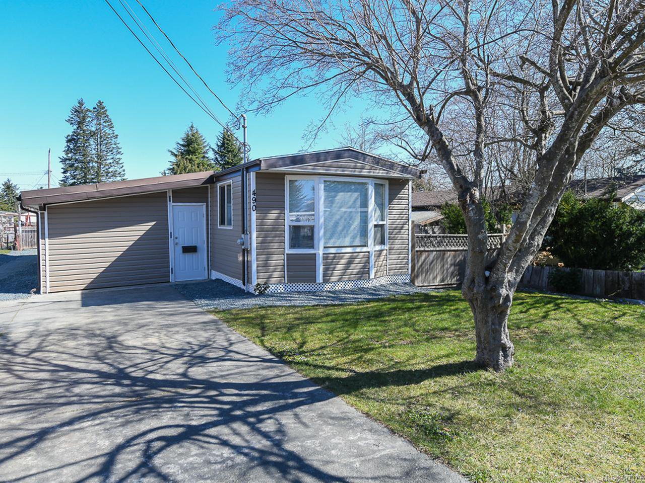 Main Photo: 490 Upland Ave in COURTENAY: CV Courtenay East Manufactured Home for sale (Comox Valley) : MLS®# 837379