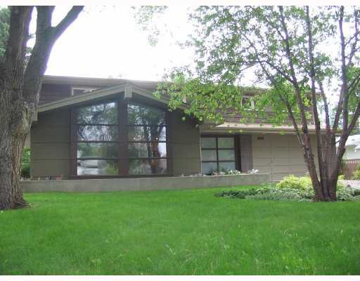 Main Photo: 406 KELVIN Boulevard in WINNIPEG: River Heights / Tuxedo / Linden Woods Single Family Detached for sale (South Winnipeg) : MLS®# 2711993