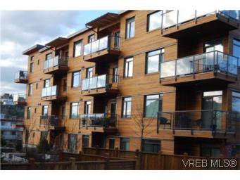 Main Photo: 202 3614 richmond Rd in VICTORIA: SE Mt Tolmie Condo for sale (Saanich East) : MLS®# 498925