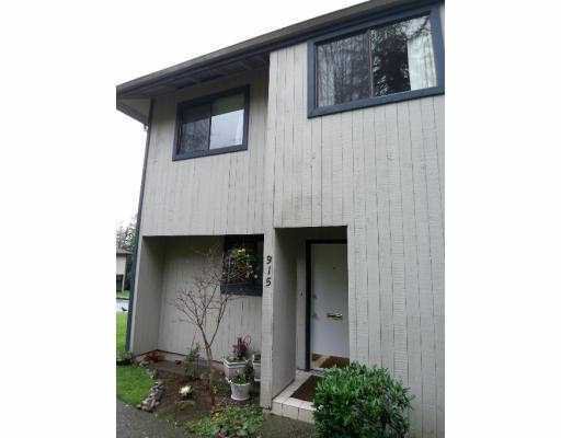 Main Photo: in Woodside Village: Home for sale