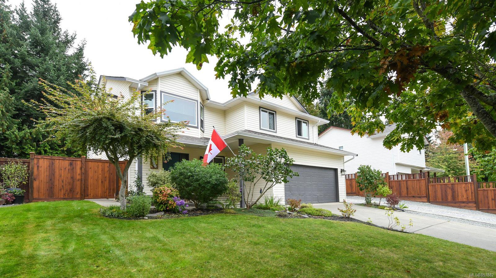 Main Photo: 2256 Walbran Dr in : CV Courtenay East House for sale (Comox Valley) : MLS®# 857882