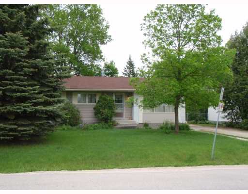 Main Photo: 881 LAXDAL Road in WINNIPEG: Charleswood Residential for sale (South Winnipeg) : MLS®# 2810704