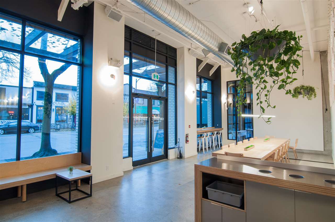 Main Photo: 3040 W BROADWAY in Vancouver: Kitsilano Business for sale (Vancouver West) : MLS®# C8035539