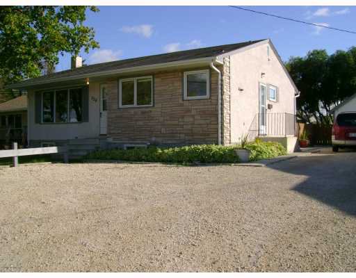 Main Photo: 228 GRASSIE Boulevard in WINNIPEG: North Kildonan Residential for sale (North East Winnipeg) : MLS®# 2918390